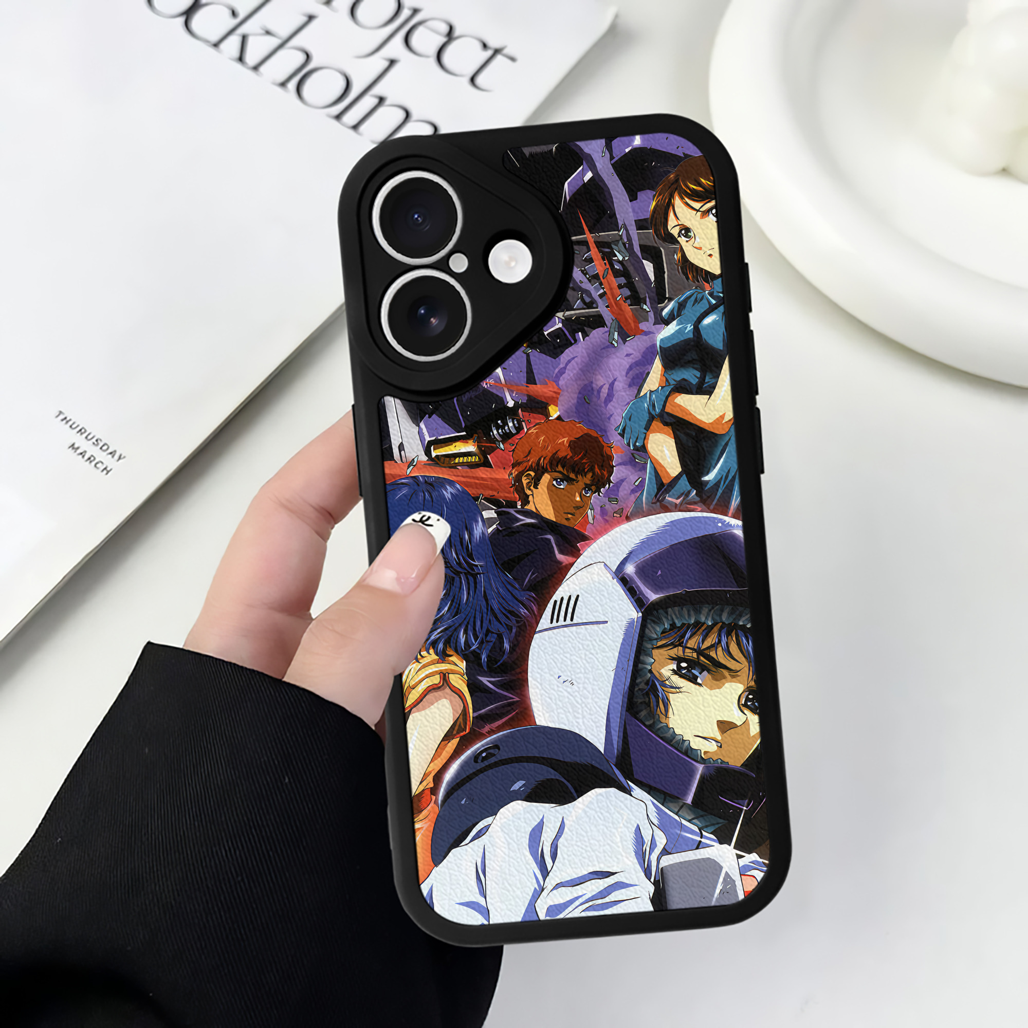 （画像用） 機動戦士ガンダム Mobile Suit Gundam 【iPhone 16シリーズ対応】シリコンスマホケース（レザー調） 材質：シリコン